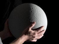 每个星空迷的桌面上都应该有的一盏月球灯
