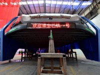 国产”立体快巴”第一节模型车终于竣工了