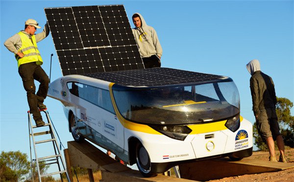 Stella-solar-powered-car-by-Solar-Team-Eindhoven_Shejipi-05