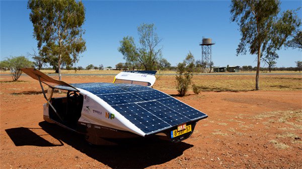 Stella-solar-powered-car-by-Solar-Team-Eindhoven_Shejipi-04
